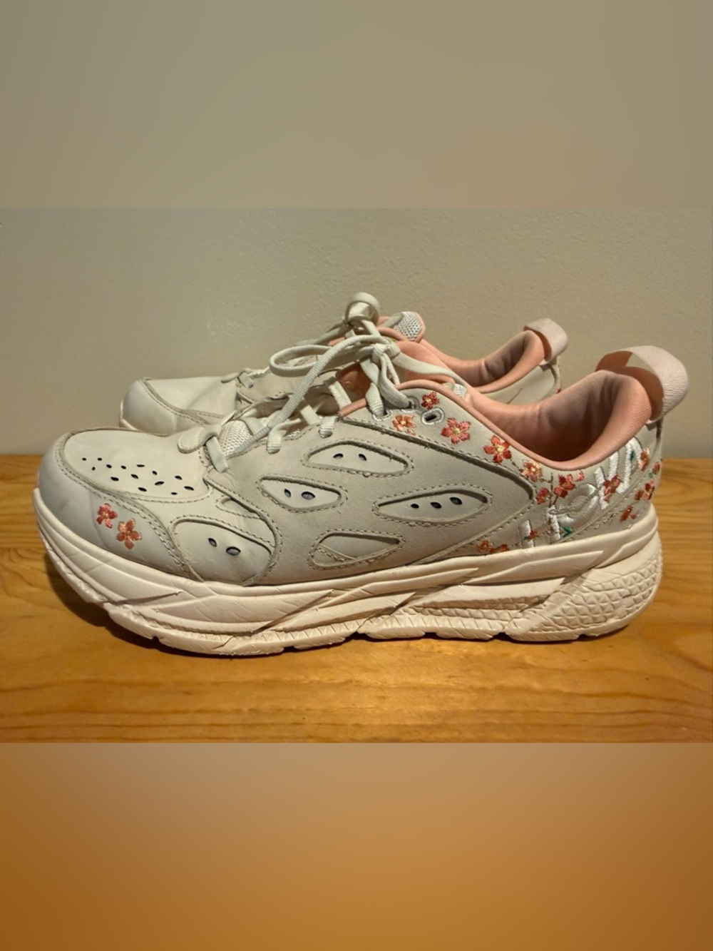 HOKA Vibrant Bloom Clifton - Picture 6 of 15